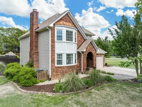 25 Woodview Dr, Taylors, SC 29687