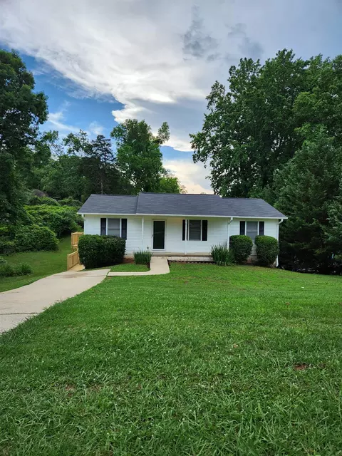 201 Lakeshore Drive Dr, Gaffney, SC 29341