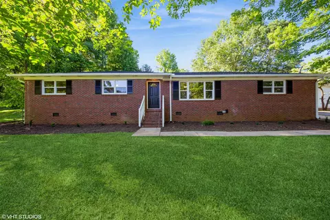7 Mark Dr, Greenville, SC 29611