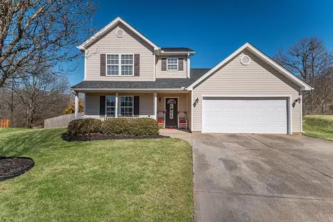 825 N Mossy Rock Rd, Spartanburg, SC 29303