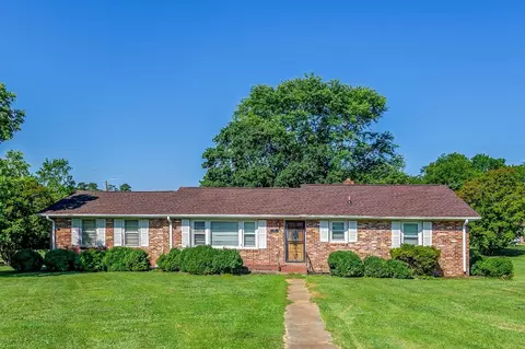 20 Fairlane Dr, Mauldin, SC 29662