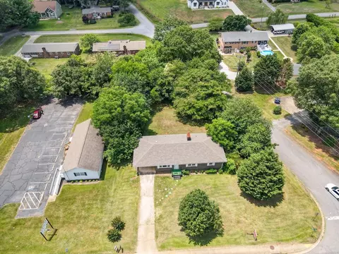 902 E Main St, Duncan, SC 29334 photo 34