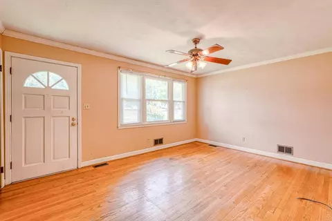 902 E Main St, Duncan, SC 29334 photo 2