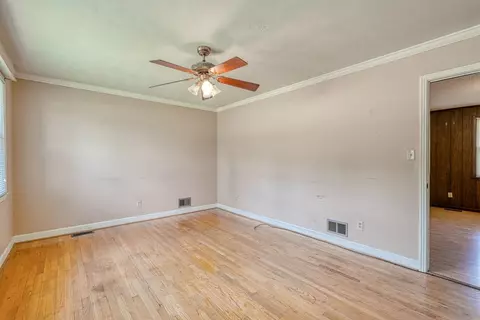 902 E Main St, Duncan, SC 29334 photo 3