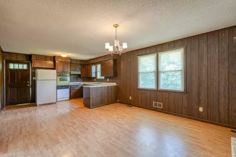 902 E Main St, Duncan, SC 29334 photo 5