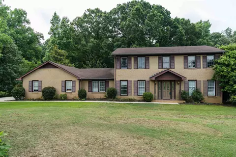 201 Peach Valley Dr, Spartanburg, SC 29303