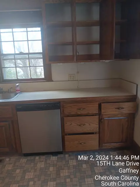 302 16th St, Gaffney, SC 29340 photo 4