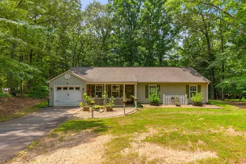 162 Wilkins Hills Ln, Campobello, SC 29322