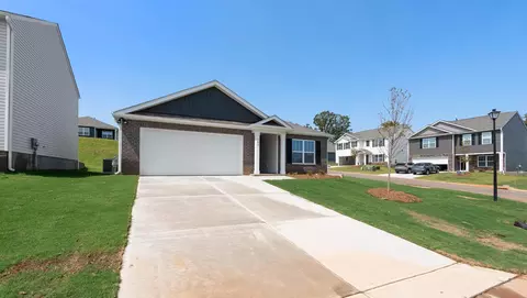 904 Kerwood St, Wellford, SC 29385