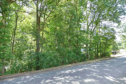 146 Saxon Dr, Gaffney, SC 29341