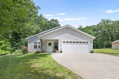 232 Mosley St, Campobello, SC 29322