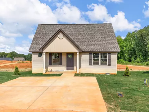 553 Molly Parker Ln, Spartanburg, SC 29301