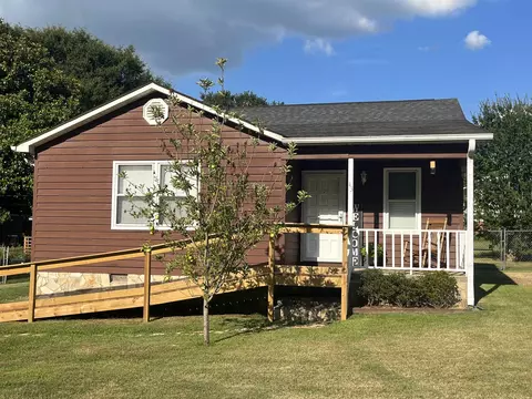 43 Chestnut St, Startex, SC 29377