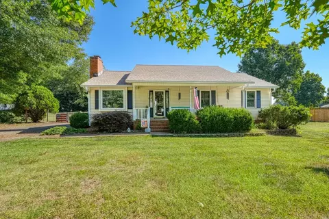 109 Evergreen St, Boiling Springs, SC 29316