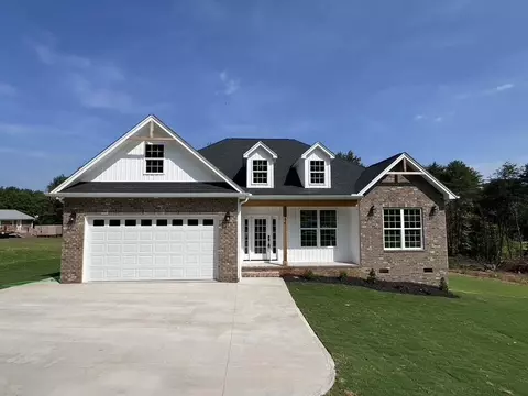 336 Wall St, Campobello, SC 29322