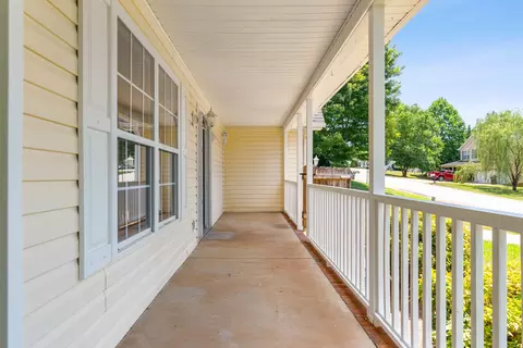 804 Canton Ct, Greer, SC 29651 photo 4