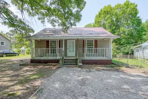 242 Park St, Woodruff, SC 29388