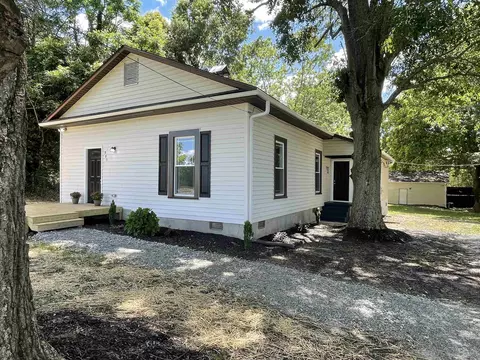985 N Main St, Gray Court, SC 29645