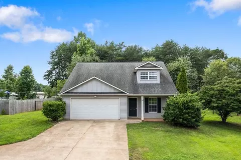 320 Gibbs Rd, Wellford, SC 29385