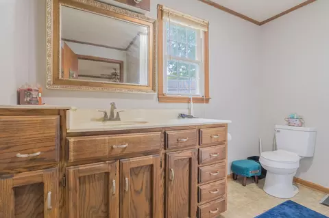 Bath - 306 Walnut Dr, Gaffney, SC 29340 photo 2 of 2