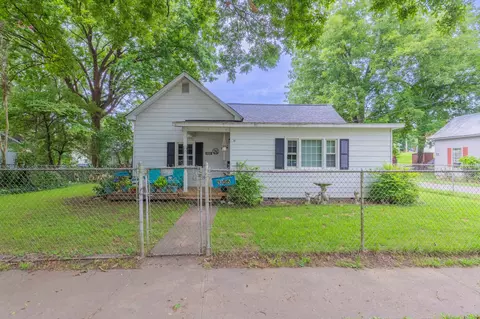 306 Walnut Dr, Gaffney, SC 29340