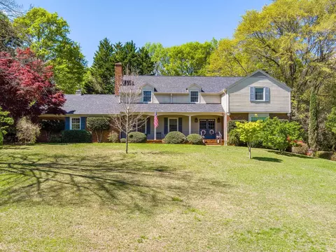 102 Pine Forest Dr, Greer, SC 29651