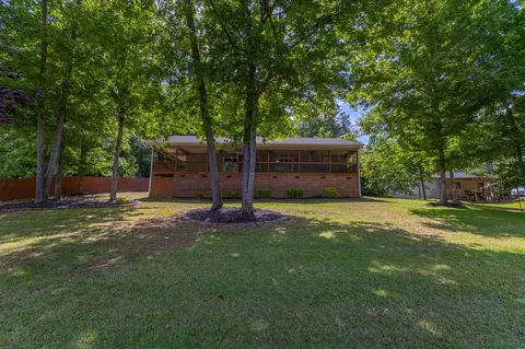 135 Driftwood Rd, Cross Hill, SC 29332