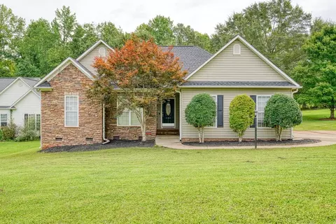 232 Orleans Dr, Wellford, SC 29385