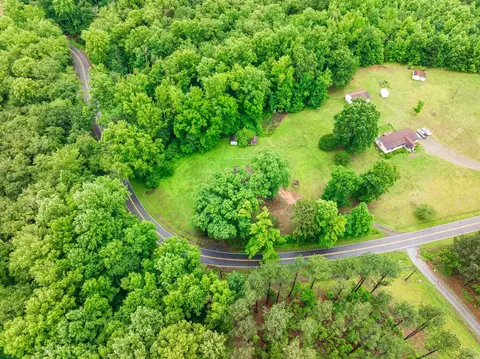 950 Dickson Rd, Campobello, SC 29322 photo 4