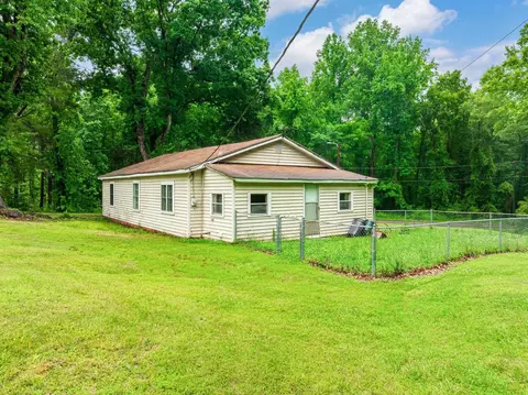 950 Dickson Rd, Campobello, SC 29322 photo 2