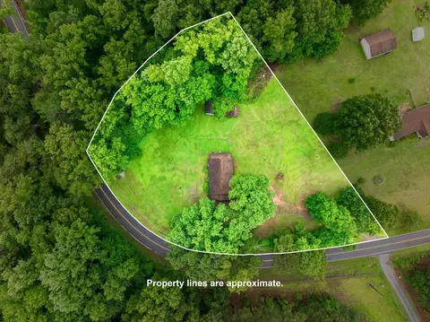 950 Dickson Rd, Campobello, SC 29322