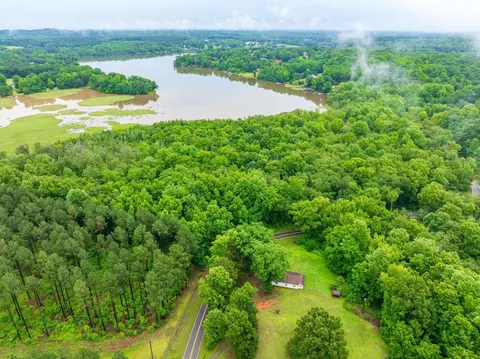 950 Dickson Rd, Campobello, SC 29322 photo 3