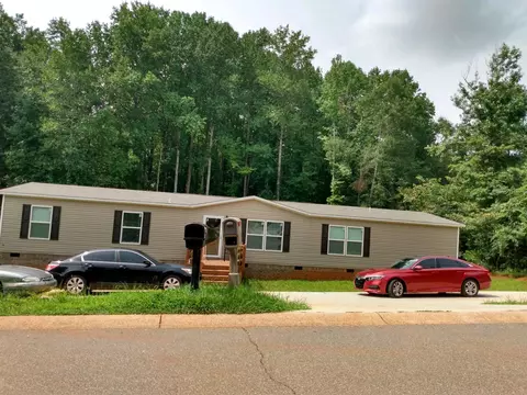 171 Woodcliff Dr, Wellford, SC 29385