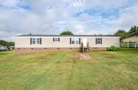 753 Bumblebee Ln, Wellford, SC 29385