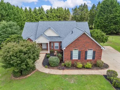 252 Bay Hill Dr, Boiling Springs, SC 29316