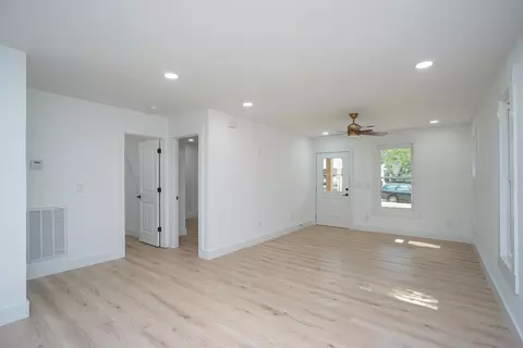 218 E Arlington Ave, Greer, SC 29651 photo 3