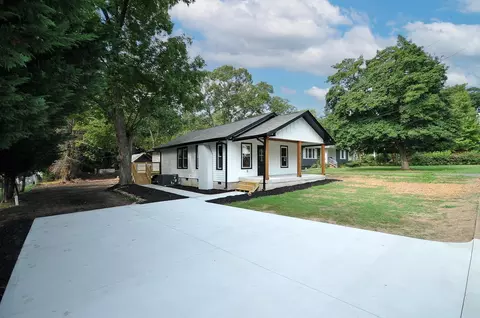 218 E Arlington Ave, Greer, SC 29651