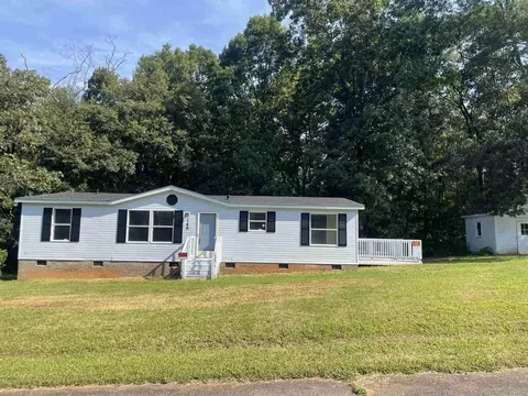 140 Carr Dr, Cowpens, SC 29330
