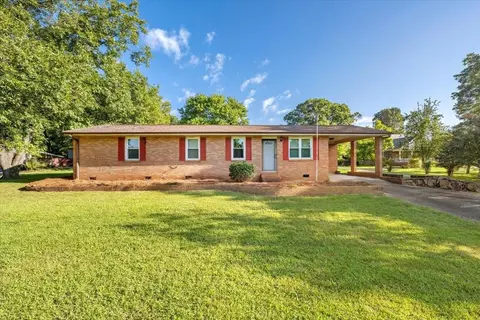 242 Greenbriar Dr, Simpsonville, SC 29680