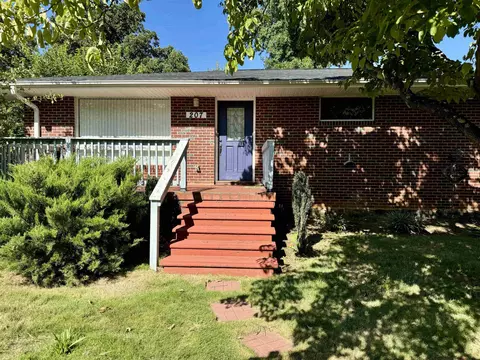 207 Ellington Dr, Spartanburg, SC 29301