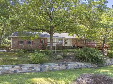 280 Dug Hill Rd, Landrum, SC 29356