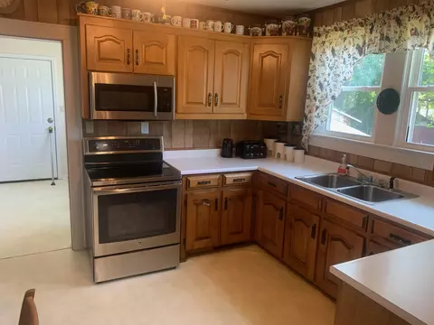 508 E Jefferies Street St, Gaffney, SC 29340 photo 4