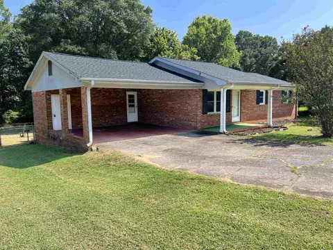 109 Twin Creek Dr, Boiling Springs, SC 29316