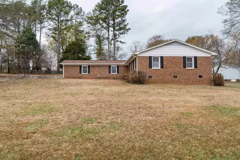 227 Candlewood Ln, Gaffney, SC 29341