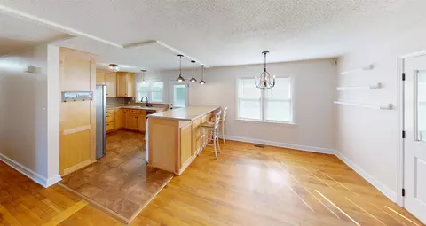 733 Pickens St, Chesnee, SC 29323 photo 4