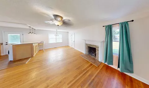 733 Pickens St, Chesnee, SC 29323 photo 2