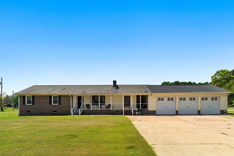 158 Thornbird Rd, Cowpens, SC 29330