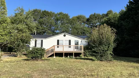 112 Rams Head Ct, Townville, SC 29689