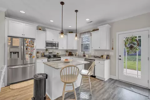 108 Smith Dr, Pelzer, SC 29669 photo 5