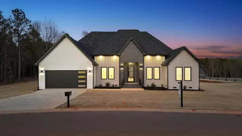 729 New South Ct, Wellford, SC 29385